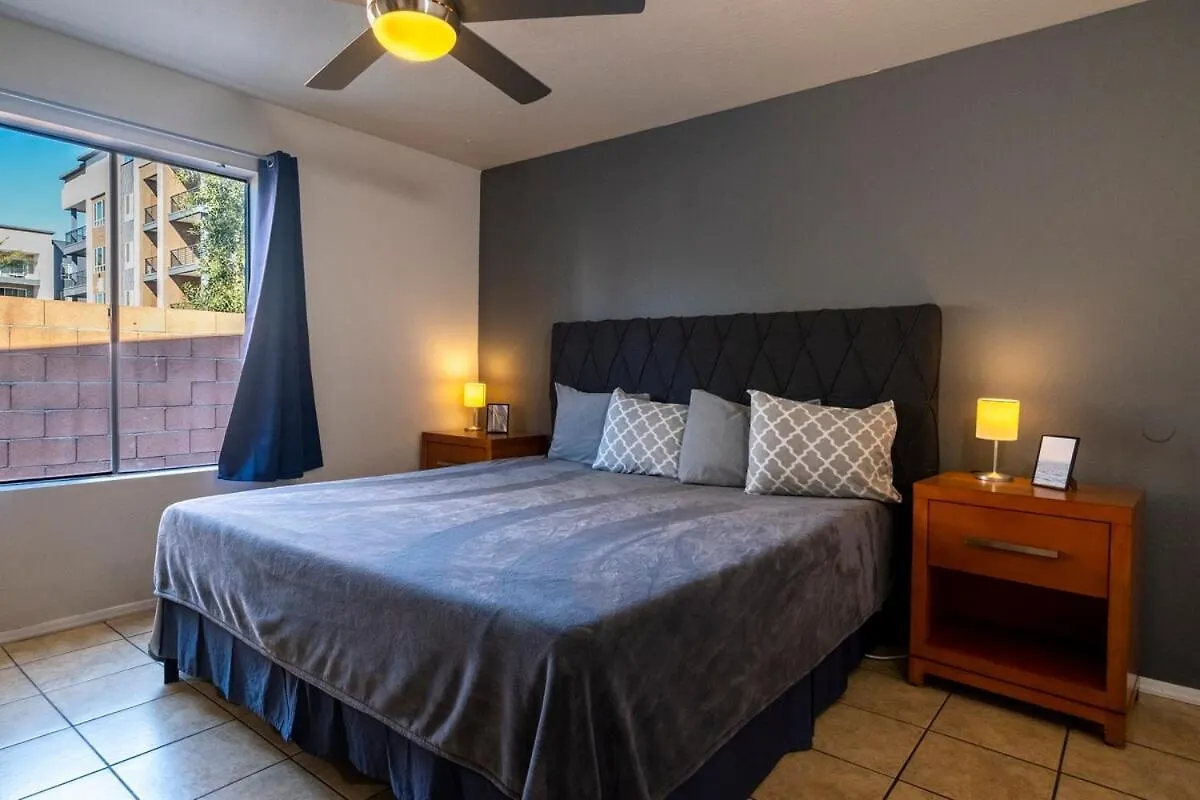 Msg For 5Percent Off 2Bed1And A Half Bath Kingqueenbeds Condophx Phoenix
